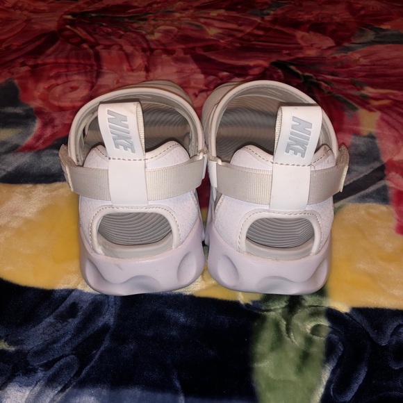 Nike Sandal - Picture 3 of 3